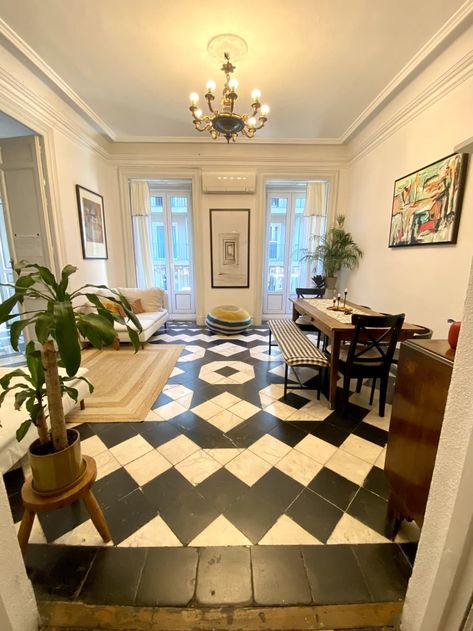 White Tile Floors, Modern Colonial Kitchen, Black And White Bathroom Floor, Black White Tile, Spanish Style Tile, Spanish Apartment, Black And White Tile, Small Sunroom, Bohemian Apartment