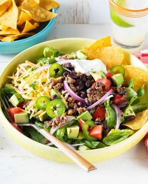 Mexican Lunch, Easy Taco Salad Recipe, Taco Salad Dressing, Taco Salad Recipes, Ground Beef Tacos, Easy Taco, Taco Salad, Tacos Beef, Dinner Salads