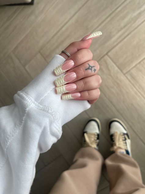 Travis Scott Nails, Pastel Yellow Nails, Bday Outfits, Yellow Nails, Nails Inspo, Pastel Yellow, Travis Scott, Outfits Ideas, Nail Inspo