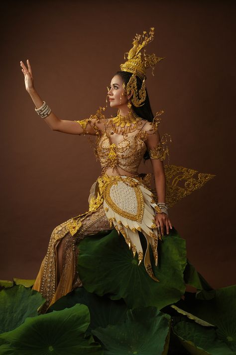 Herb Gold Ad - Thai natural product on Behance Thai Dance Costumes, Thai Fashion Modern, Thai Traditional Clothing, Thailand Costume, Thai Dance, Modern Dance Costume, Creative Costume, Thailand Fashion, Traditional Thai Clothing