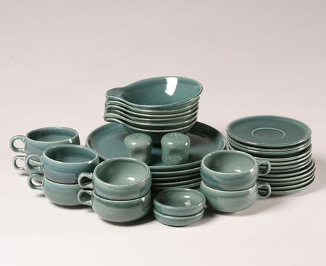 Russel Wright dishes | Russel wright, American modern, Dinnerware pottery Russell Wright, Arts And Crafts Style Homes, Dinnerware Pottery, Seafoam Color, Russel Wright, Modern Masters, Arts Crafts Style, Collections Etc, American Modern