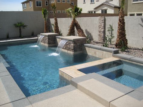 Geometric design pool and spa with water features Pool With Spa, Cocktail Pool, Spa Landscaping, Moderne Pools, Geometric Pool, Pools Backyard Inground, Luxury Swimming Pools, Pool Water Features, Pool Remodel