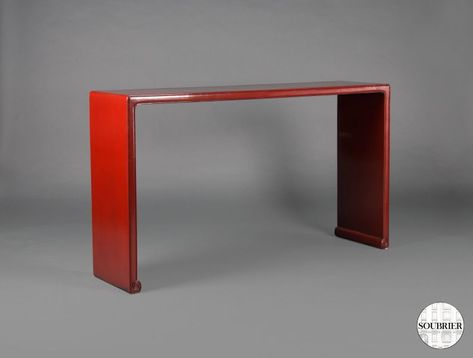 Red lacquer chinese console table Soubrier - Rent Tables/desk Console table Contemporary Red Console Table, Chinese Lacquer, Mirrored Bedroom Furniture, Mirror Bedroom, Lacquer Furniture, Glass Console Table, Red Lacquer, Furniture Modern, Bedroom Mirror