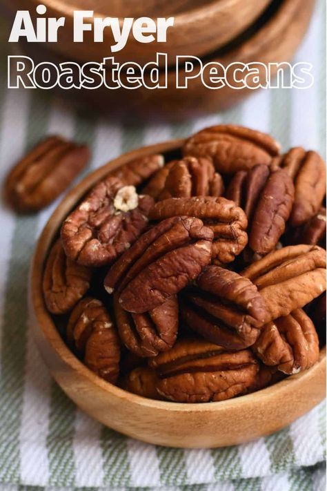 Roasted Pecans in an air fryer is a quick and easy way to toast these keto friendly nuts. Perfect as healthy pecan snacks, baked in pies or cakes, or sprinkle on salads and ice cream. How To Roast Pecans, Pecan Snacks, Roast Pecans, Roasted Pecans Recipe, Rosemary Pecans, Honey Roasted Pecans, Fried Toast, Glazed Pecans, Air Fryer Recipe