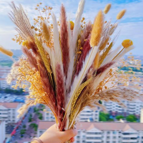 PRICES MAY VARY. ❤️【Care Knowledge】Due to the long distance transportation of dried pampas grass, there may be some shedding and smell of dried flowers when you first open the package,just put it under the sun for a few hours and it will be back to fluffy and soft. You can also lightly spray it with hairspray to keep it fluffy and reduce shedding. ❤️【Pampas Grass】Our product includes 120 dried 17 inch flowers and a beautiful gift box.A bouquet of dried flowers includes 15 dried dandelion grass i Western Centerpieces, Farmhouse Party, Natural Bouquet, Grass Bouquet, Rustic Wedding Table Decor, Farmhouse Table Decor, Pampas Grass Bouquet, Dried Pampas, Centerpiece Table