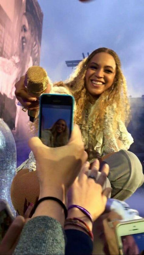 Beyonce Formation Tour, Stadium Of Light, Formation Tour, Formation World Tour, Beyonce Fans, Bee Beyonce, Beyonce Formation, Queen Bee Beyonce, Beyonce Knowles Carter