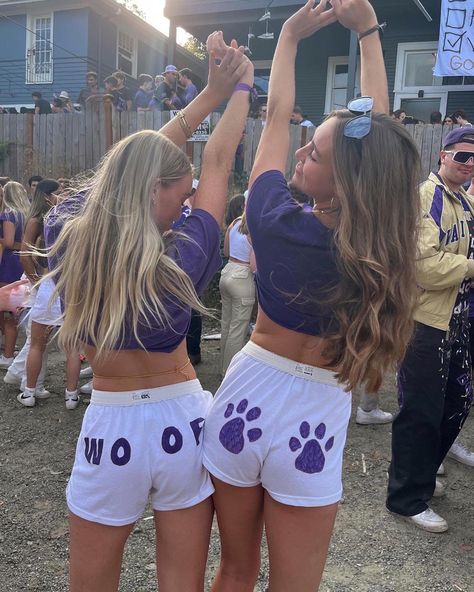 Hot Game Day Outfit, Purple Football Game Outfits, Purple Out Football Game, Cute Football Game Outfit Highschool, Football Tailgating Ideas, Football Game Fits, Fnl Fits, College Football Decor, Football Themed Snacks