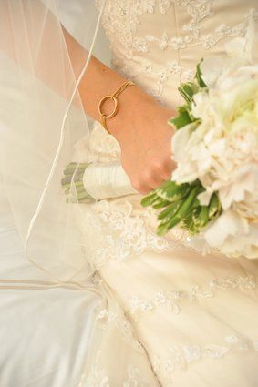 12 Heartfelt Ways To Include Lost Loved Ones In Your Wedding Day Lost Loved Ones, Wedding Day Tips, Munaluchi Bride, Sister Wedding, A Bracelet, Lost Love, On Your Wedding Day, Wedding Bells, Loved Ones