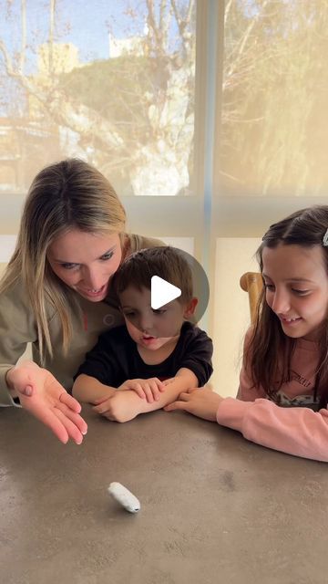 Preschool Crafts & Activities on Instagram: "How fun “toy” with a piece of aluminum foil and a marble   It's very simple but it makes all the little ones' imagination fly because it seems like magic ✨!  Great idea by @mirpratur . . . . . #diy #handmade #stem #stemteacher #interactiveart #stemlearning #stemeducation #science #sciencefun #handmadecrafts #diycrafts #handicrafts #kidscrafts #handcrafts #craftsupplies #doityourself #diyproject #mrmintz" Marble Activities For Preschool, Preschool Crafts Activities, Home Made Games, Aluminum Foil Crafts, Marble Toys, Preschool Craft Activities, Babysitting Activities, Marbles Crafts, Stem Teacher