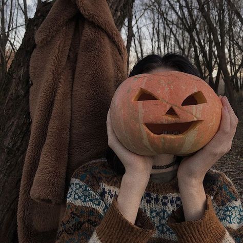 Autumn Aesthetic Spooky, Carving Pumpkins, Pumpkin Carvings, Season Of The Witch, Fall Inspo, Spooky Scary, Fed Up, Best Seasons, We Fall In Love