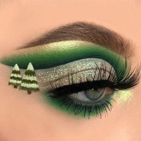 Xmas Makeup, Christmas Eyeshadow, Christmas Eye Makeup, 80s Makeup, Christmas Makeup Look, Holiday Makeup Looks, Face Art Makeup, Glitter Eye Makeup, Hooded Eye Makeup