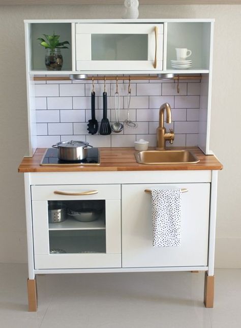 10 Ways to "Remodel" IKEA's DUKTIG Play Kitchen | Apartment Therapy Ikea Toy Kitchen, Ikea Play Kitchen Hack, Ikea Kids Kitchen, Ikea Toys, Ikea Play Kitchen, Ikea Duktig, Hacks Ikea, Kura Bed, Play Kitchens