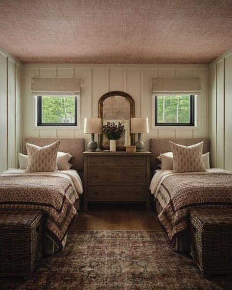 Inspiration: Moody Rooms Ideas For Headboards, Haven Bedroom, Room Inspo Bedroom, Children Room Design, Earthy Interior, Kids Closets, Buy Dirt, Amber Interiors Design, Shared Girls Room