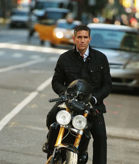 eyesofwitt:  mydearjane:  Just found this photo… I AM DEAD… Can’t wait to see 2.09! via. D-sea2/flickr  Great pic. Damn it is all FINE!! Harold Finch, I Am Dead, James Caviezel, John Reese, Jim Caviezel, Person Of Interest, Dead To Me, Hollywood Actor, Best Model