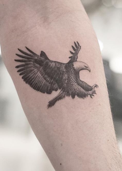 Eagle Tattoo Arm, Bald Eagle Tattoos, Tattoo Between Breast, Hawk Tattoo, Forearm Band Tattoos, Dragon Sleeve Tattoos, Tattoo Chest, Tattoo Name, Tattoo Inspiration Men