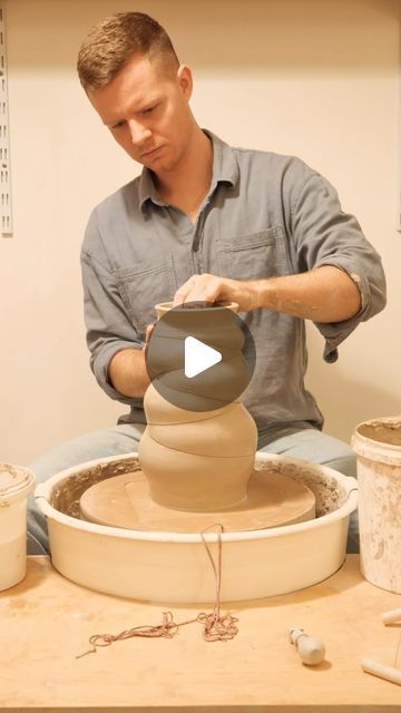 Texture Pottery Ideas, Throwing Plates On The Wheel, Throwing Pottery Videos, Wheel Thrown Pottery Ideas Beginners, Wheel Throwing Pottery Ideas, Wheel Throwing Ideas, Throwing Ceramics, Pottery Journal, Ceramic Vessels Ideas