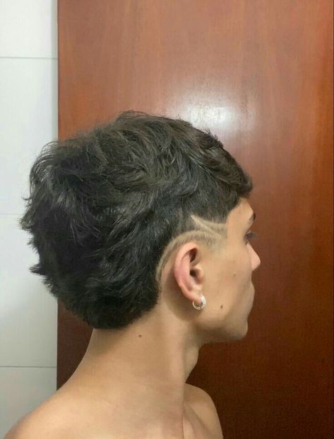 Hair Cuts Designs For Men, Mens Hair Designs Lines, White Boy Haircut, Corte Mullet, Fade Mullet, Hair Types Men, Mohawk For Men, Fade Haircut Designs, Mullet Hair