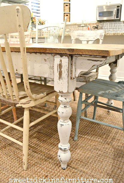 diy chippy farm table w mismatched chairs, diy, kitchen design, painted furniture, woodworking projects Farm Style Table, Muebles Shabby Chic, Shelves Decor, Mismatched Chairs, Kitchen Table Makeover, Farmhouse Dining Room Table, Interior Contemporary, Farmhouse Style Table, Farmhouse Kitchen Tables