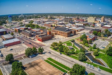 These 8 Towns in Kansas Have Bustling Main Streets - WorldAtlas Trinidad Beaches, Hutchinson Kansas, Salt City, Dodge City, Beach Rentals, Coastal Towns, Aerial View, Northern California, Main Street