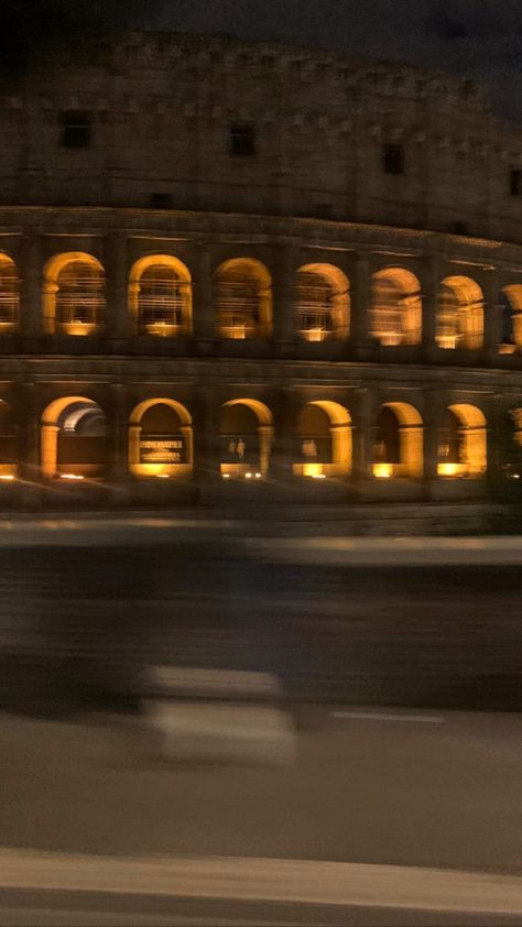 Lorenzo Zurzolo Aesthetic, Italy Vibes Aesthetic, Red Wine Pasta, Roma Aesthetic, Wine Pasta, Italy Vibes, Cars Ferrari, Pasta Pizza, Italy Aesthetic