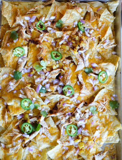 BBQ CHICKEN & PINEAPPLE NACHOS from Rachel Schultz Pineapple Nachos, Nacho Bake, Bbq Pineapple, Chicken Pineapple, Quick Cooking Recipes, Pineapple Chicken, Healthy Grains, Man Food, Barbecue Chicken