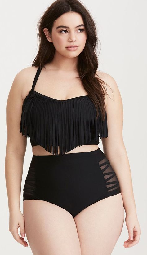 Trajes de baño para gorditas ¡Estilos, moda y tendencias en bañadores para chicas plus size! Chubby Style, Plus Size Tips, Swimwear High Waisted, Plus Size Models, Plus Size Swimsuits, Bohemian Clothes, Plus Size Swimwear, Beach Wear, Curvy Fashion