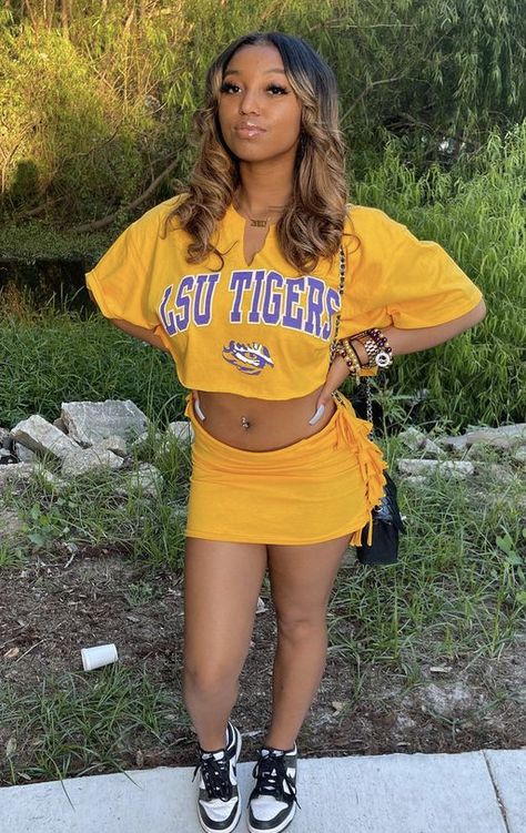 Gameday Outfit Black Women, College Football Game Outfit Black Woman, College Gameday Outfits Black Women, Hbcu Game Day Outfit, Football Game Outfit Black Women, Hbcu Football Game Outfits, College Homecoming Outfit Hbcu, Homecoming Game Outfits, College Game Day Outfit Football