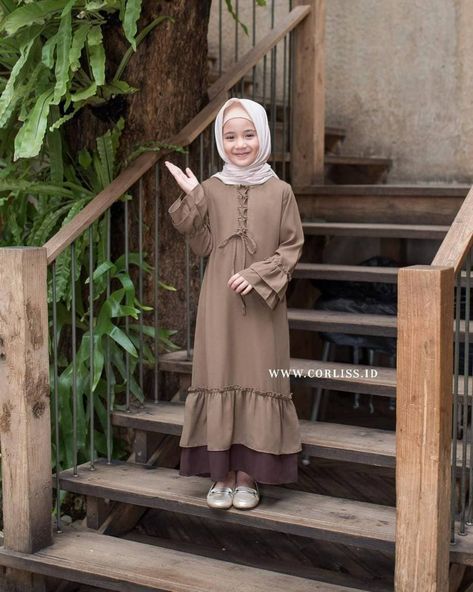 Dress Anak Muslim, Muslim Kids Fashion, Kids Abaya, Dress Muslim Modern, Cloth Patterns, Muslim Women Fashion, Dress Muslim, Kids Gown, Modesty Fashion