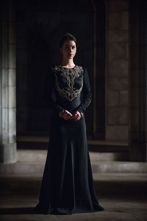 Costume Inspiration Reign Outfits, Reign Tv Show, Marie Stuart, Reign Mary, Reign Fashion, Reign Dresses, Mary Dress, Adelaide Kane, Mary Queen Of Scots