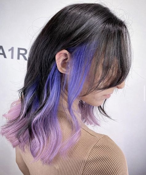 hair_one_tino instagram Black Hair Peekaboo, Peekaboo Hair Ideas, Purple Peekaboo Hair, Hair Peekaboo, Pink Peekaboo Hair, Blue Peekaboo, Blonde Peekaboo Highlights, Natural White Hair, Natural Dark Hair