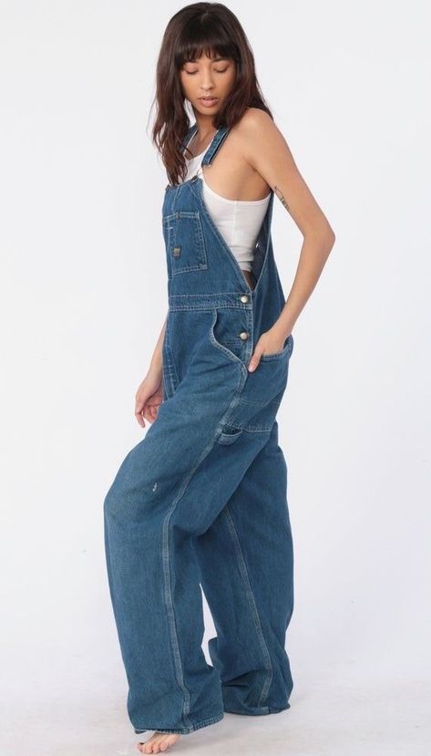 Osh Kosh Overalls, Oversized Overalls, Baggy Dungarees, Cute Mini Skirt Outfits, Oversize Outfit, Oshkosh Overalls, Overalls Fashion, Oversized Jeans, Denim Day