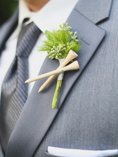 Accent the groom's boutonniere with a unique sports emblem to incorporate his favorite pastime into his wedding attire. Birch Wedding Arch, Boutineer Ideas, Birch Wedding, Golf Wedding, Modern Groom, Groomsmen Boutonniere, Golf Course Wedding, Groom And Groomsmen Attire, Golf Tee