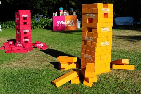 Life Size Jenga, Event Games, Corporate Events Decoration, Corporate Event Design, Event Trends, Classic Board Games, Experiential Marketing, Ideas Hogar, Event Branding