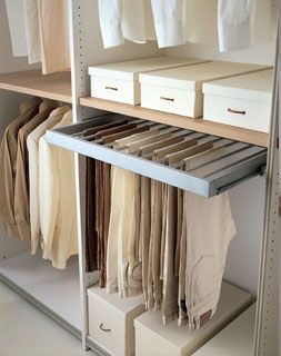 hanging pants Simple Bedroom Decor, Organization Closet, Bedroom Cupboards, Pants Rack, Closet Design Layout, Walk In Closet Design, Wardrobe Door Designs, Bedroom Cupboard Designs, Wardrobe Interior Design