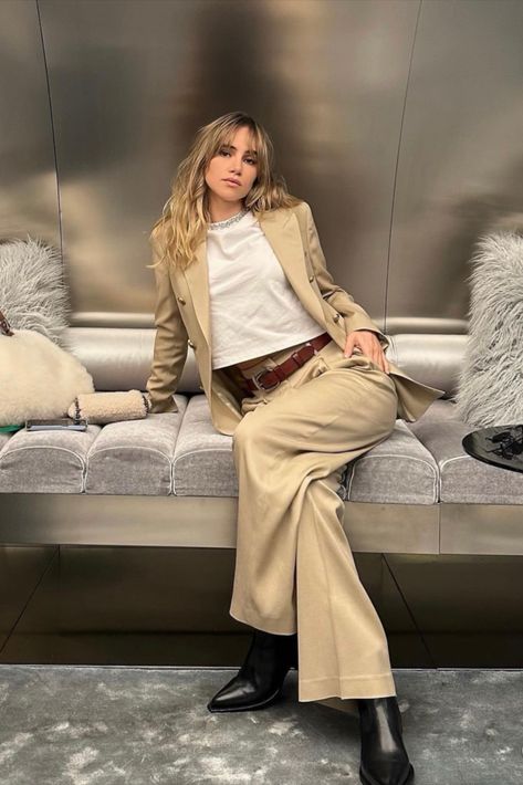 Fall Suit, Straight Suit, Womens Wide Leg Pants, Suki Waterhouse, Work Trousers, Business Work, Suit Pants, Timothee Chalamet, Robert Pattinson