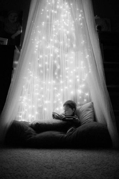 Kids Reading Nook Lights--Not that I have kids or grandkids, but how cool is this? Reading Nook Light, Reading Nook Kids, Reading Nooks, Book Nook, Reading Corner, Big Girl Rooms, Cozy Reading, Reading Room, Kids Reading