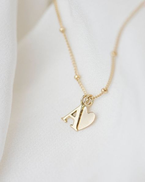 Tiny Diamond Necklace, Initials Necklace, Gold Initial Necklace, Initial Necklace Gold, Jewelry Accessories Ideas, Mom Jewelry, Everyday Necklace, Gold Initial, Initial Jewelry