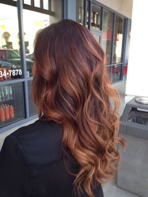 Ombré for brunette/red hair! Brunette Red Hair, Blond Rose, Brunette Red, Fesyen Rambut, Brunette Balayage Hair, Nails Red, Colour Ideas, Red Ombre, Balayage Brunette