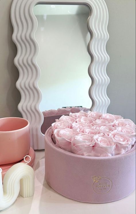 Venus Et Fleur Home Decor, Barbiecore Aesthetic, Tiktok Influencer, Wavy Mirror, Dollette Coquette, Apt Decor, Teen Decor, Aesthetic Tiktok, Interior Bedroom