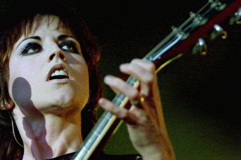 Everybody Else Is Doing It, So Why Can’t We? The Cranberries’ debut album turns 30 today – The Irish Times Dolores Cranberries, Everybody Else Is Doing It, Dolores Oriordan, Cranberries Band, Dolores O'riordan, The Cranberries, Irish Singers, London Hotel, Famous Pictures