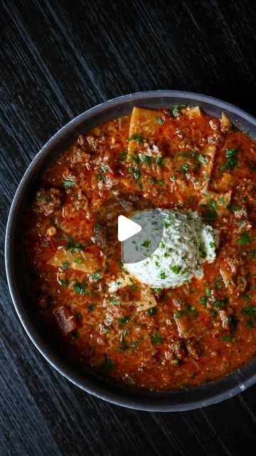 Cal Reynolds on Instagram: "Low-Carb Lasagna Soup🔥

With the weather getting colder, this lasagna soup is perfect dish for this time of the year! It's easy to make, packed with flavor, comes together in one pot & nails those comfort food cravings without a boat load of carbs. 

Head over to the link in my bio to try out Palmini's products & use code "CAL" for a discount on your order!

FULL RECIPE ⬇️

INGREDIENTS (6-8 servings) 
- 2 tbsp extra virgin olive oil 
- 1 yellow onion diced
- 2 tbsp tomato paste 
- 6-8 gloves of garlic minced 
- 1 lb lean ground beef (93/7)
- 1 lb mild ground italian suasage 
- Seasonings: Salt, pepper and an Italian blend. 
- 24 oz jar of marinara 
- 2 cups of beef bone broth
- 14.5 oz can diced tomatoes
- 2 packages of Palmini Lasagna (strained, rinsed and cut Palmini Lasagna, Can Diced Tomatoes, Low Carb Lasagna, Beef Bone Broth, Low Carb Soup, Lasagna Soup, Beef Bones, Soups Stews, Diced Tomatoes