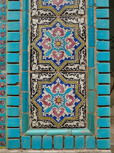 Turquoise tiles Courtyard Tiles, Turquoise Tile, Tricia Guild, Beadboard Backsplash, Artistic Tile, Mexican Tile, Design Library, Bohemian Aesthetic, Art Ancien