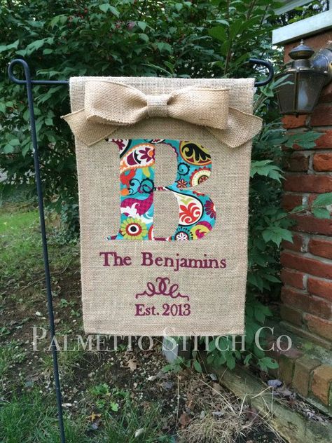 Garden flags ideas helping in decoration of your yard Personalized Burlap Garden Flag Monogram with Family Name and Year Garden Flags Ideas, Flag Ideas, Burlap Flag, Burlap Garden Flags, Burlap Projects, Burlap Crafts, Embroidery Monogram, Garden Shop, Monogram Gifts