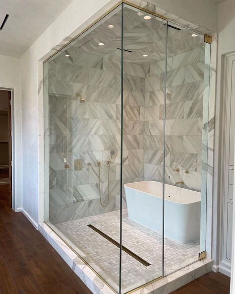 30 Ways To Create A Wonderful Soaking Tub Shower Combo Soaker Tub Shower Combo, Shower Tile Combinations, Shower Bath Combo, Soaking Tub Shower Combo, Combo Bathroom, Bathroom Tub Shower Combo, Bathtub Shower Combo, Shower Combo, Master Bath Shower