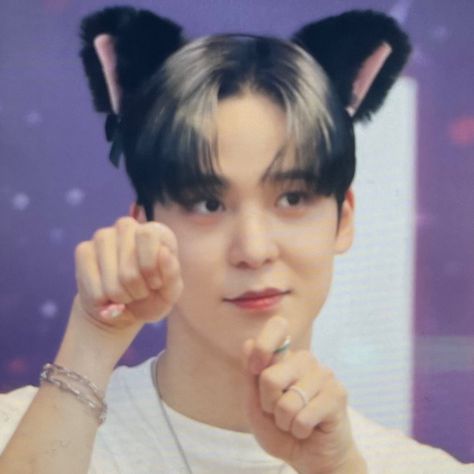 Yunho Cat Ears, Yunho Black Cat Nero, Ateez Cat Ears, Bsf Goals, Big Puppy, Cute Cat Ears, Big Puppies, Ateez Yunho, Jeong Yunho