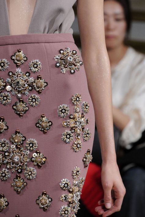 Miu Miu Fall Runway Detail Couture, Fall Runway, Runway Details, Crazy Quilting, Couture Details, Olivia Palermo, Pink Skirt, Gigi Hadid, Looks Style