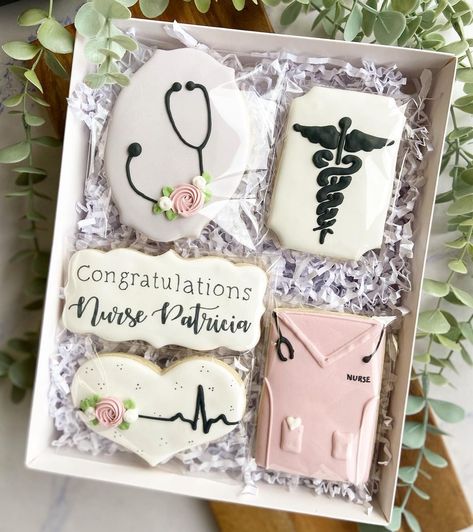 Nurse Practitioner Cookies, Nurse Cookies Decorated, Nursing Cookies, Doctor Cookies, Nurse Grad Parties, Appreciation Cookies, Nurse Practitioner Graduation, Graduation Nursing, Nurse Cookies