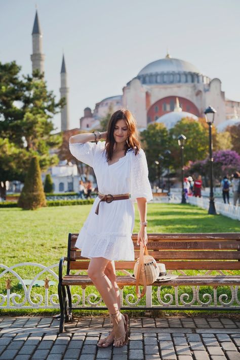 White dress+brown belt+camel flat sandals+wicker shoulder bag. Summer Casual Date Outfit 2018 Small White Dress, Casual Date Outfit, Cotton White Dress, Camel Flats, White Dress Outfit, Outfit Brown, Date Outfit, Dress Bag, Date Outfit Casual