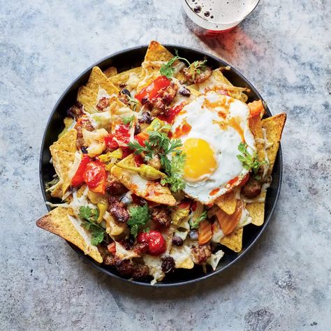 Baked Egg Breakfast, Baked Egg Recipes, Egg Breakfast Recipes, Giardiniera Recipe, Super Nachos, Cheesy Nachos, Halloween Food Appetizers, Baked Egg, Huevos Fritos