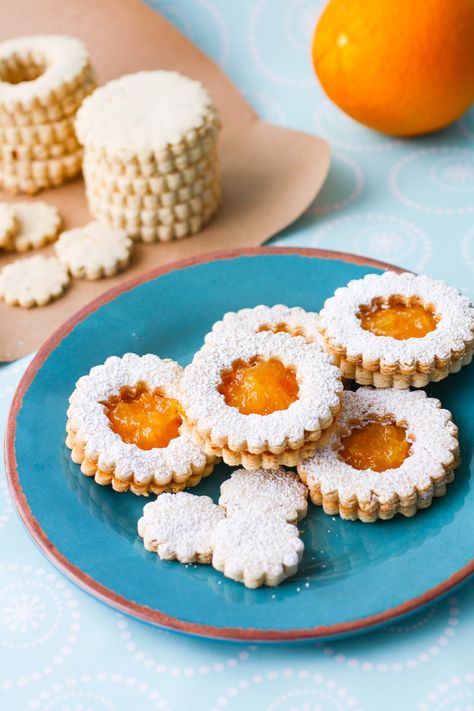 Linzer Cookies with Homemade Orange Marmalade Homemade Marmalade, Cookie Types, Linzer Cookies, New Year's Eve Recipes, Orange Marmalade, Gingerbread Cake, Cranberry Recipes, Pretty Cookies, British Food